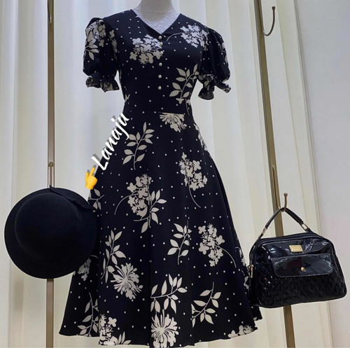 Imagem 6 de 9 de Vestido Rodado Midi Preto Estampado Suzy