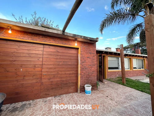 Casa En Venta Playa Mansa - 4 Dormitorios Parada 19.