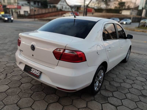 Imagem 4 de 8 de Volkswagen Voyage 1.6 8v Completo