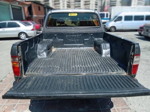 Imagen 10 de 12 de Toyota Hilux Sincronica 4x4