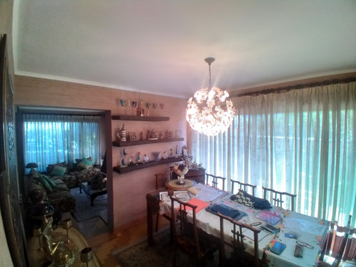 Solida Casa De Dos Pisos En Miraflores Bajo