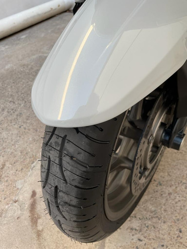 Imagen 14 de 15 de Moto Bmw K 1600 Gt 2013 Blanca 6 Cilindros Service Oficiales