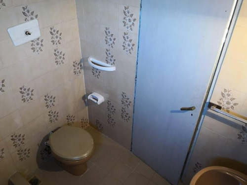 Imagen 26 de 30 de Casa De 3 Dormitorios Mas Comodin, Excelente Ubicacion
