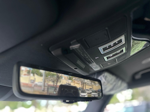 Land Rover Defender 110 Dynamic SE