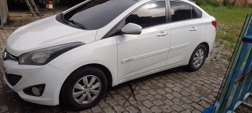 Hyundai HB20S 1.6 Comfort Plus Flex 4p