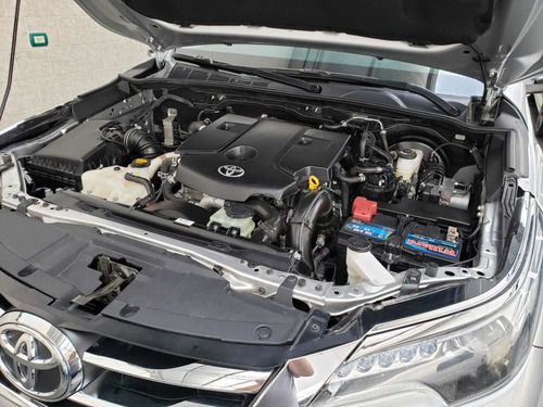 Imagen 14 de 14 de Toyota Sw4 2016 2.8 Srx 177cv 4x4 7as At