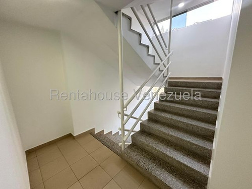Estupendo Apartamento En Colinas De La Tahona 25-18150