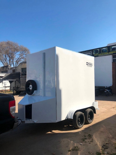 Imagen 2 de 13 de Minimetal Fabrica Trailer Cerrado Multicargas