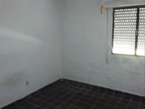 Apartamento En Planta Baja, De 3 Dormitorios En Cobena.