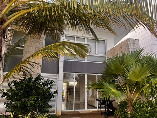 Leandro Araque Inzitu Realtors Vende Town House Puerto Morrocoy Tucacas Venezuela Inversion 195.000,00$