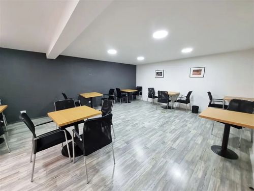 Gran Oficina Remodelada En Providencia A Pasos Del Metro