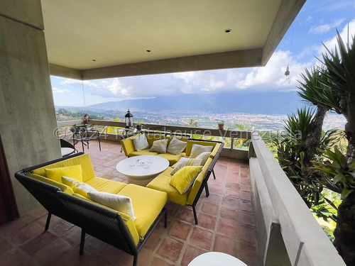 Alto Hatillo !! Hermosa Casa Con Vista Al Ávila, Impecable Cuidado Y Mantenimiento, 1.647 M2 Terreno, 408 M2 Constr., 4 Hab, 7 Baños, 6 Pe, Amplio Y Bello Anexo, Calle Cerrada Con Vigilancia Y Pozo