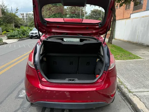 Ford Fiesta 1.6 Hatchback Se