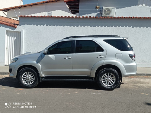 Imagem 2 de 7 de Toyota Sw4 2014 3.0 Srv 7l 4x4 Aut. 5p