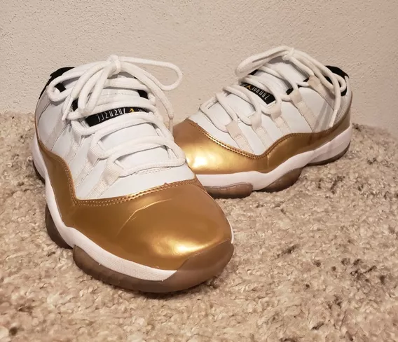 Tenis Air Jordan 11 Retro Gold