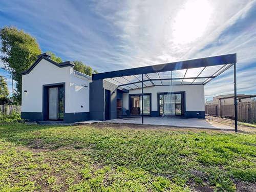 Increíble Casa A Estrenar. 3 Dormitorios. Barrio Cerrado Santa Clara - Manzanares