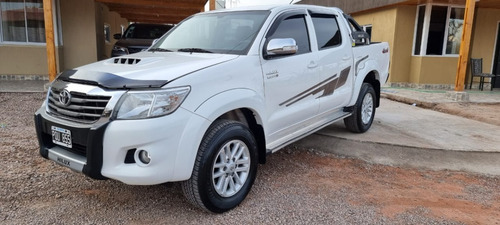 Toyota Hilux Srv 4x4 Mt