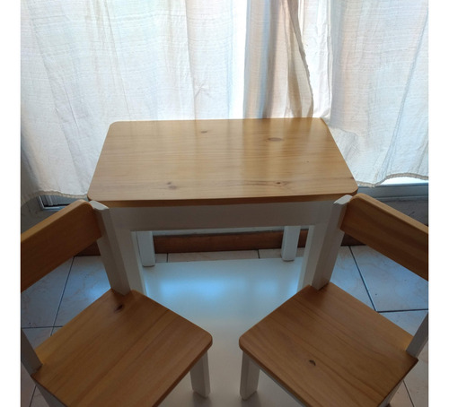 Mesa Con Set De Sillas Infantiles Pintadas Rosa