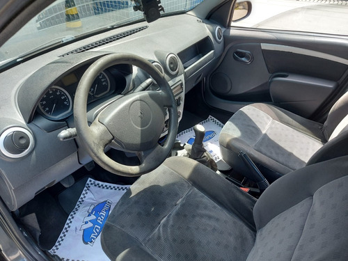 Imagem 2 de 6 de Renault Logan Privilege