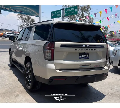 Chevrolet Suburban 5.3 Rst 4X4 At