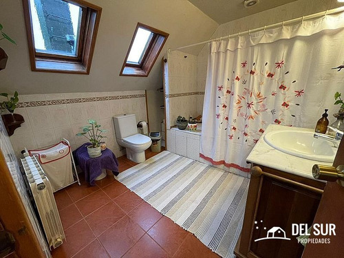 Casa Estilo Sureño En Loteo Consolidado