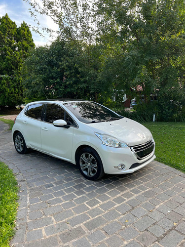 Peugeot 208 1.6 Feline