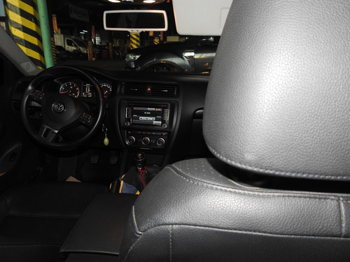 Volkswagen Vento 2.5 Luxury