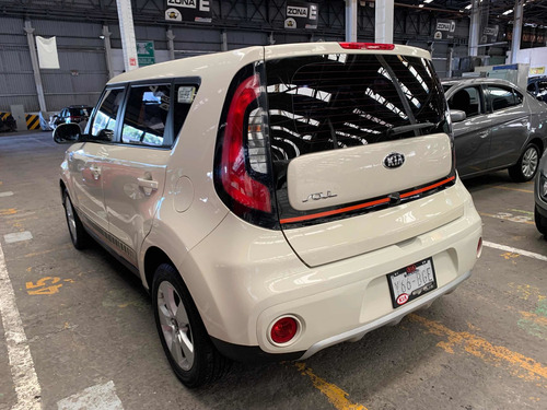 Imagen 5 de 13 de Kia Soul 1.6 Lx Std 6 Vel Ac 2019
