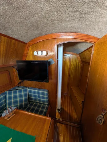 Velero Del Plata 31 -unico Dueño (motor Nuevo)