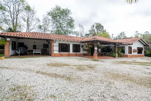 Casa Campestre En Venta En Llanogrande. Cod V50106