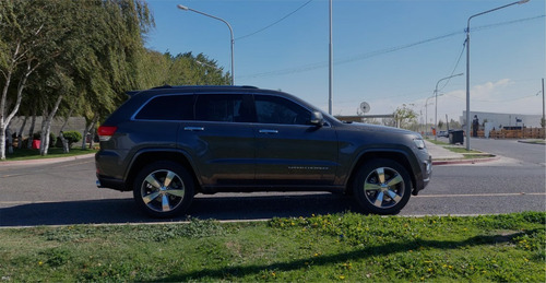 Imagen 2 de 9 de Jeep Grand Cherokee Overland