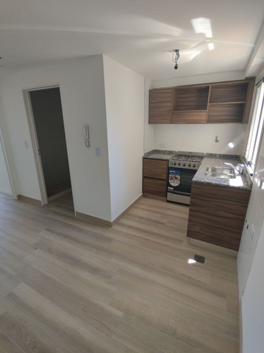 Imagen 4 de 16 de A Estrenar! Piso 4, Hermosa Vista Y Balcón Con Parrilla!!!