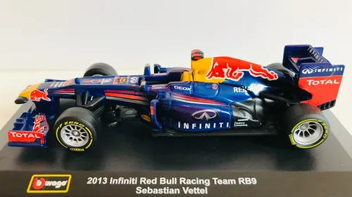 Miniatura Red Bull Racing Rb9 - Vettel W. Champion F1 - 2013