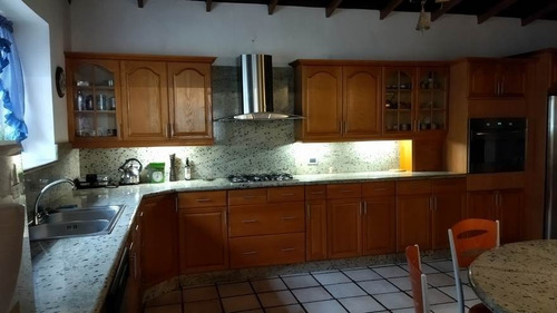 Imagen 3 de 10 de Townhouse En Venta Juanico, Urb. Villas Victoria