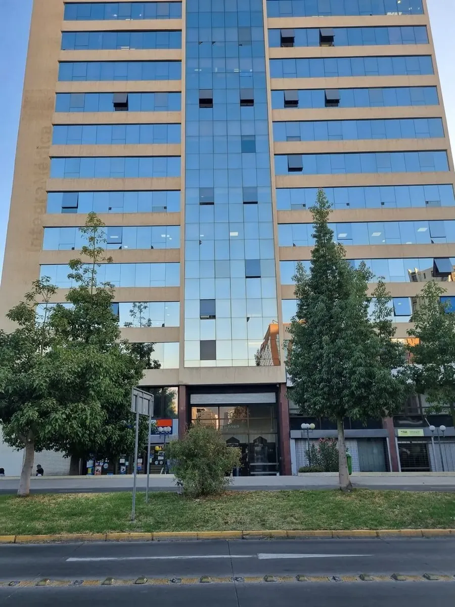 Imagen 1 de 12 de Se Arrienda Oficina Comercial En Vicuña Mackenna 6...