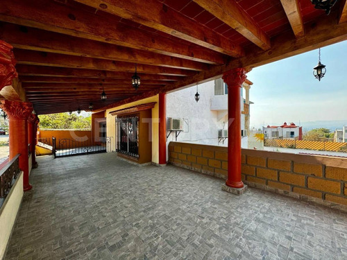 Casona En Venta En Jiutepec, Morelos