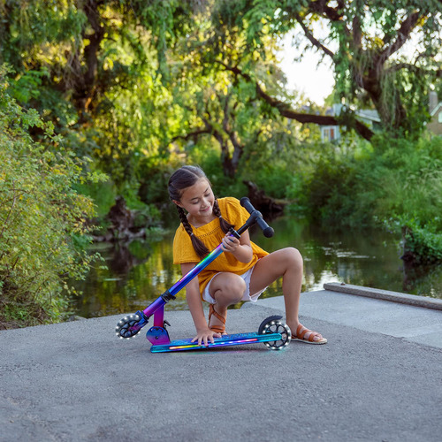 Patinete Ligero Para Niños Con Luces Led Y Manillar Ajustabl
