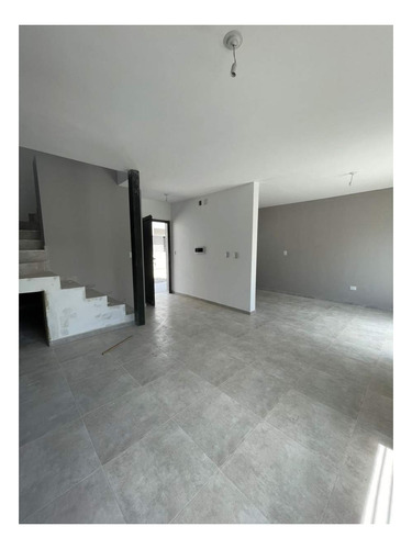 Imagen 8 de 15 de Alquilo Duplex En Housing Dos Dormitorios B° Lomas Del Chateau