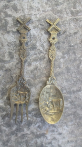 Antiguo Tenedor Y Cuchara En Bronce De 18,6 Y 19,1 Largo 