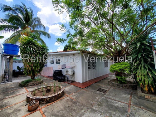 Amplia Y Confortable Casa En Venta Urb. Fundación Mendoza, Maracay 25-6542 Hc