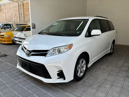 Toyota Sienna 3.5 Le At