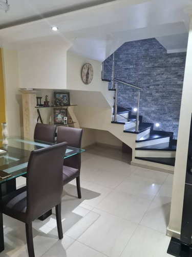 Se Vende Townhouse Manantial Inth-034 Ab 