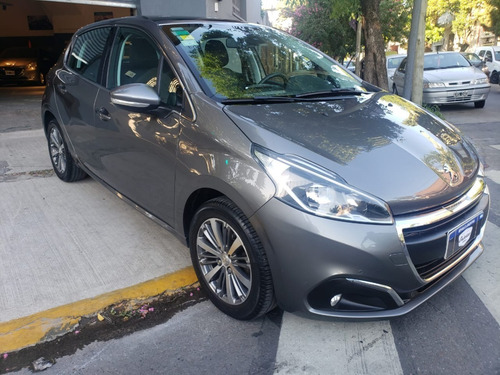 Peugeot 208 Feline