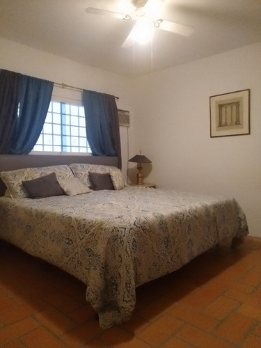 Se Vende Town House En Santa Ines 385m2, 4h/1e/4b/6p