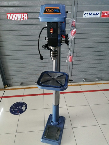 Taladro De Columna De 1.5 Hp Con Prensa