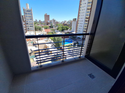 Venta De Departamento 3 Dormitorios Patio, Balcón Y Cochera