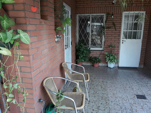 Espectacular Chalet En Un Terreno De 350 M2. Dueño Directo