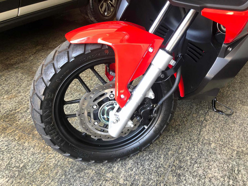 Imagem 8 de 10 de Honda Adv