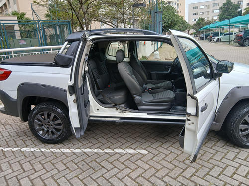 Fiat Strada 1.8 16v Adventure Cab. Dupla Flex 3p