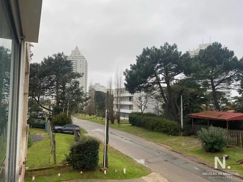 Vende Apartamento En Aidy Grill - Punta Del Este De 1 Dormitorio.